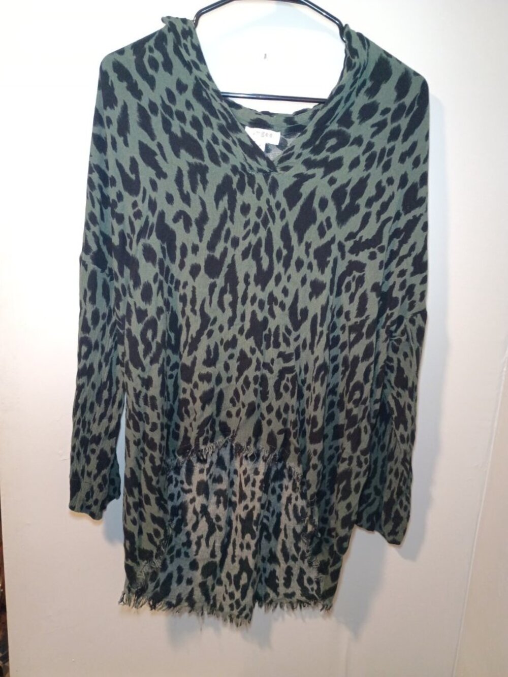 Umgee Wild About You Leopard Tunic Women Size M Oversized Green Hi-Low Raw Hem